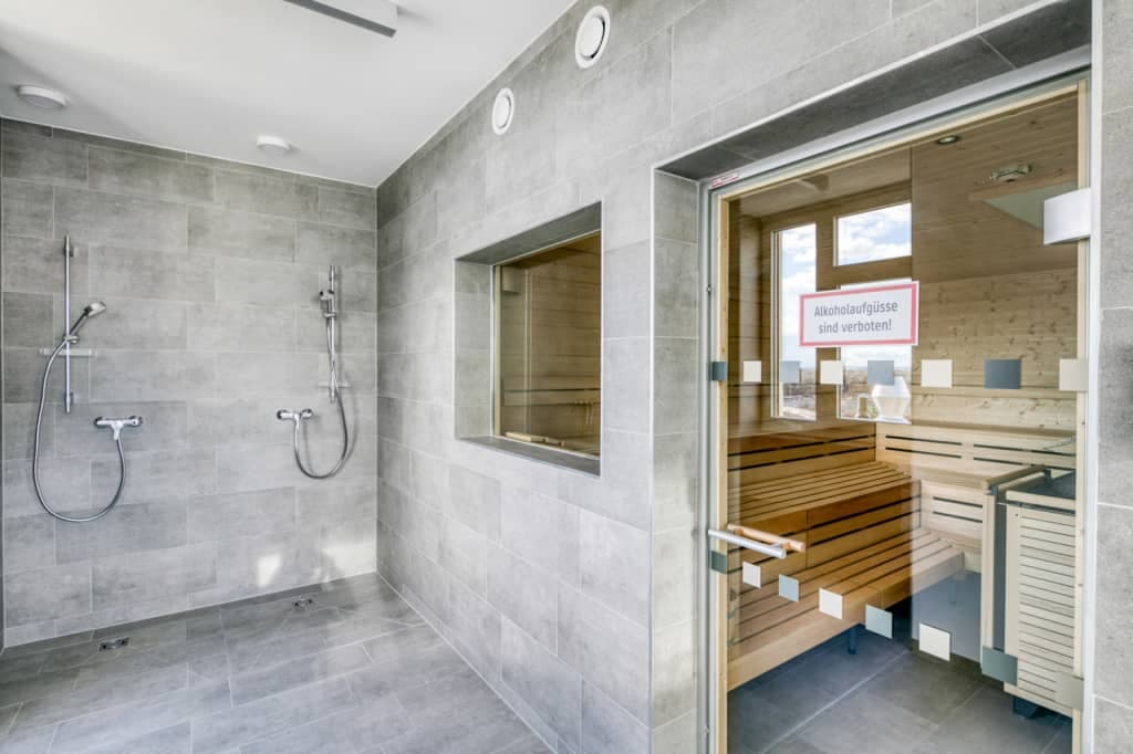 Bright Leopoldstadt 2BR w/ Loggia, Gym & Sauna, near U2 photo 1