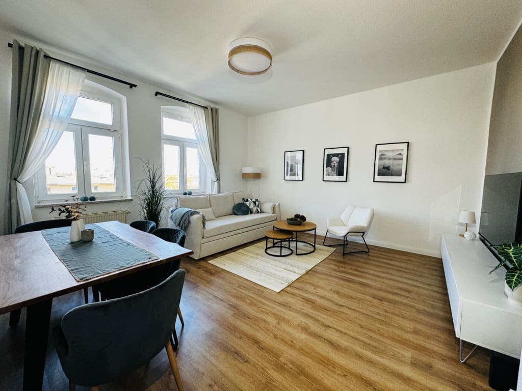 Central & stylish 2 room apartment including Smart TV & Netflix photo 1