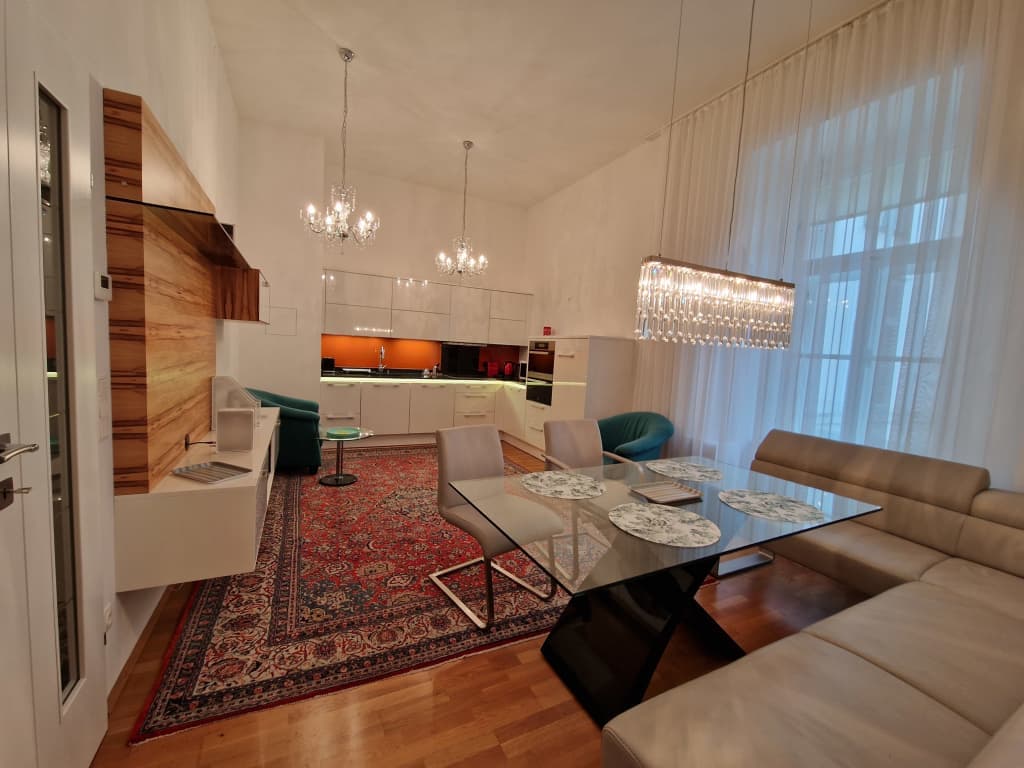 Stylish living near Rochusmarkt photo 1