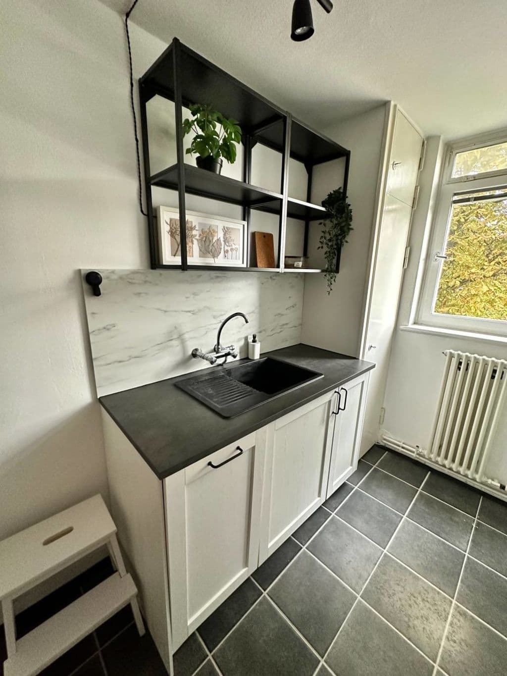 Sunny, modern & cozy apartment with Balcony near Volkspark Mariendorf & Britzer Gärten park photo 1