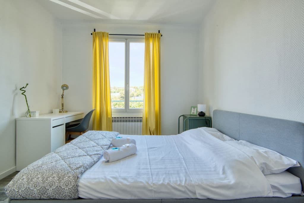 Room N° 3 with balcony in a 103m² apartment 1/2 hour from Gare St-Charles photo 1