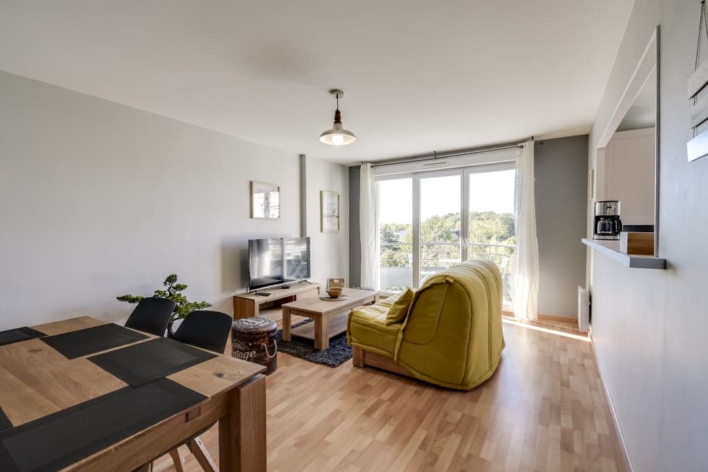 lovely apart with parking and balcony photo 1
