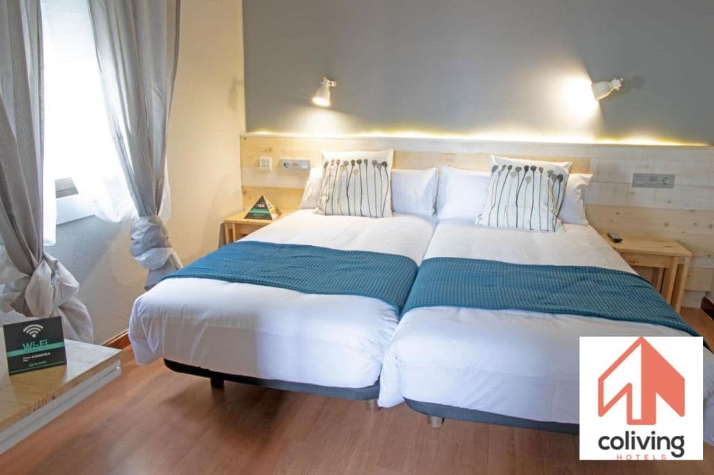 Modern hotel room in Ponferrada photo 1