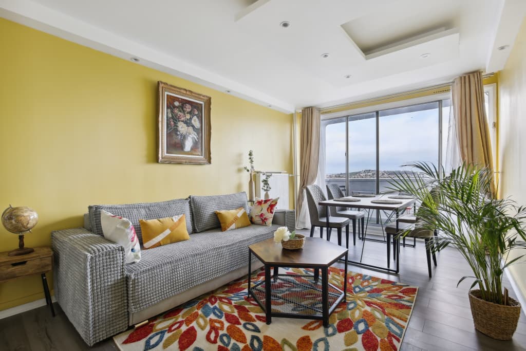 Chic and spacious apart with parking photo 1