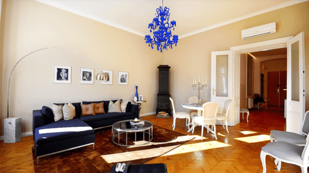 Luxuriously decorated air-conditioned apartment photo 1