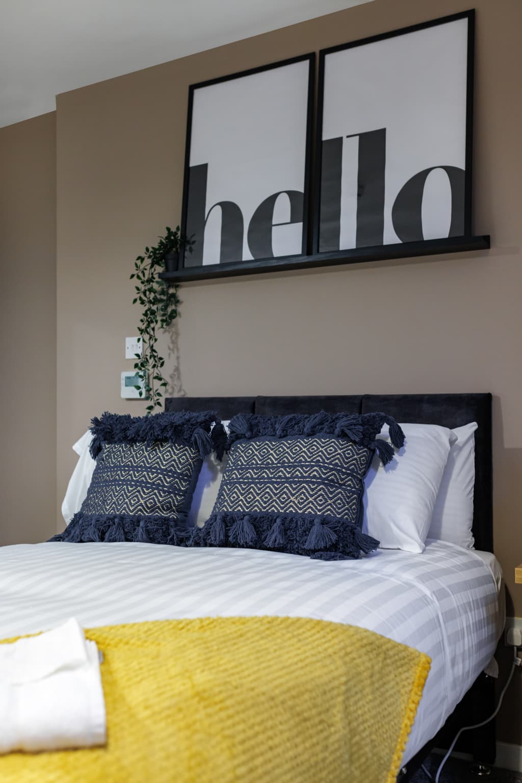 City Centre Studio 2 with Kitchenette, Free Wifi and Smart TV with Netflix by Yoko Property photo 1