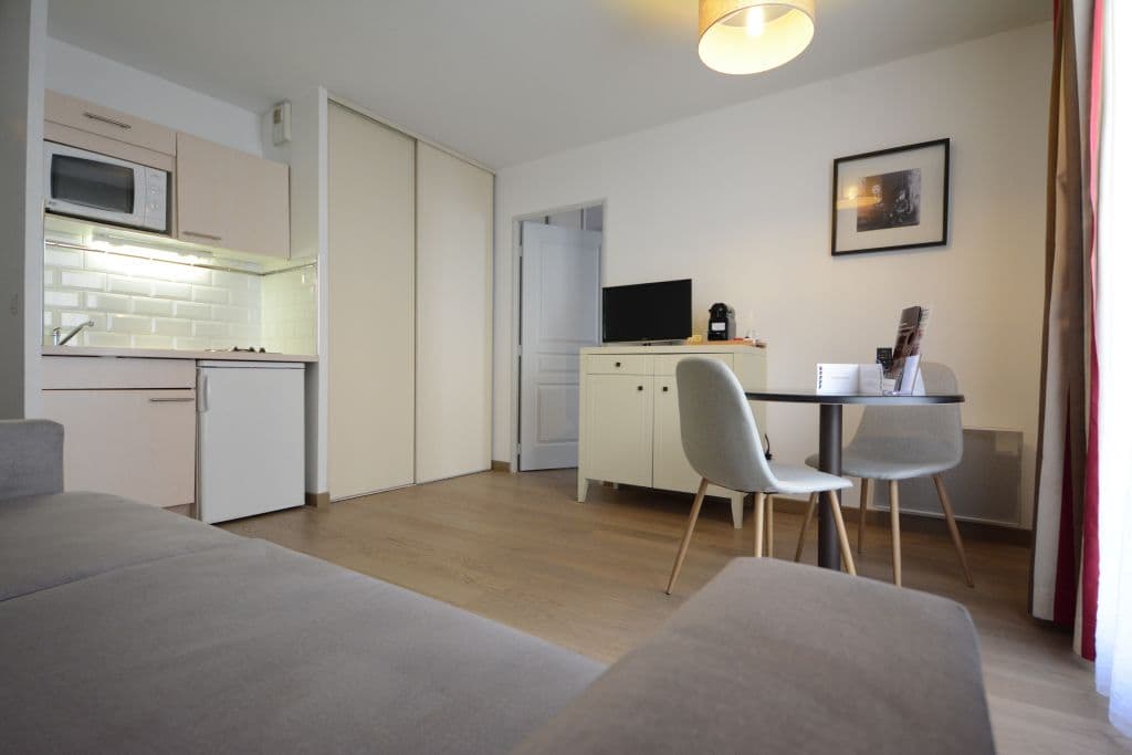 T2 apartment of 36 m² fully equipped in Chatou photo 1
