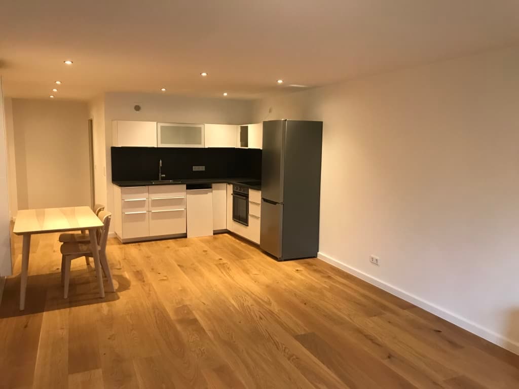 Living in a newly renovated and fully furnished apartment photo 1