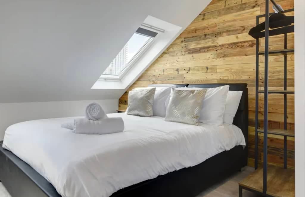 Beautiful property, fantastic transport links photo 1