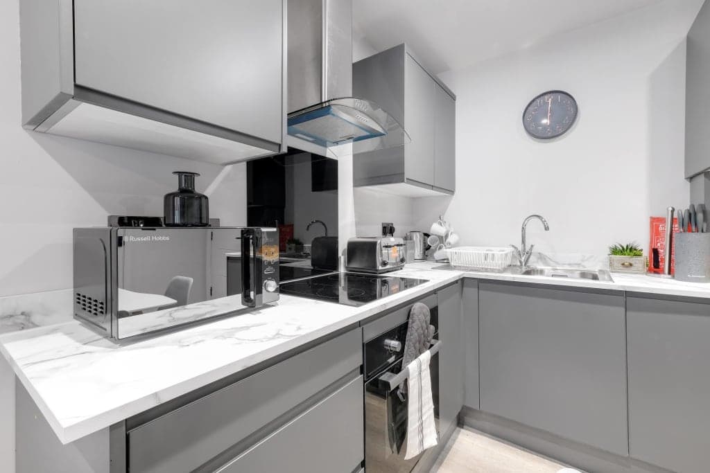 MK Walker Ave 1 bed Apt. 03 + Parking + Block games room from 360Midlands photo 1