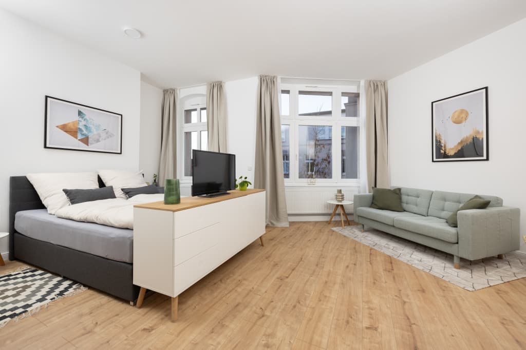 Modern newly renovated studio apartment looking for first tenants in Baumschulenweg / Treptow photo 1