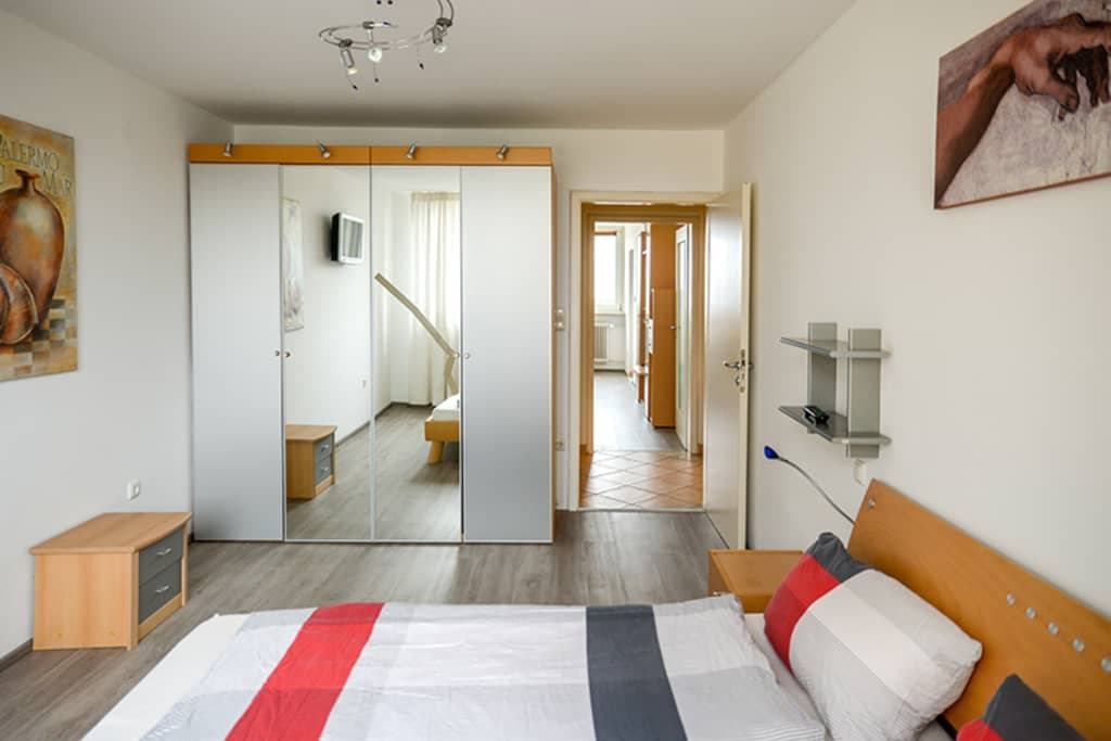 Modern 2-room apartment in Munich's Westend (Hülsta Now), 14 photo 1