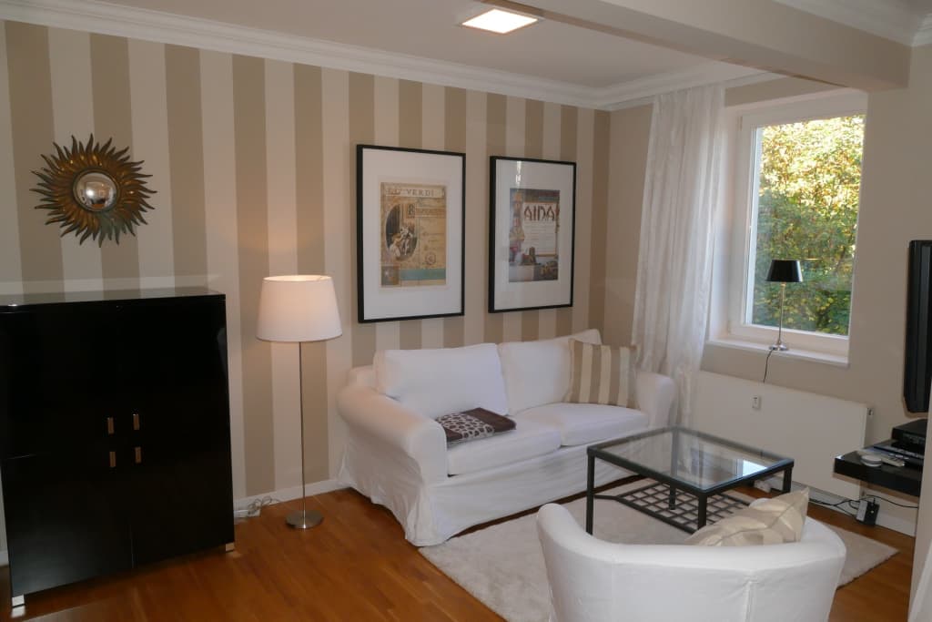 Beautiful apartment in a popular location all inclusive and underground parking photo 1