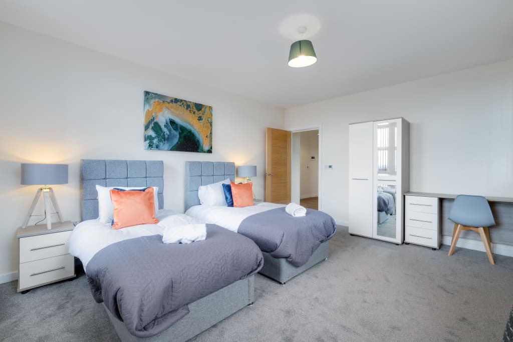 Beautiful Wednesbury 2 Bedroom Apartment with Private Parking photo 1