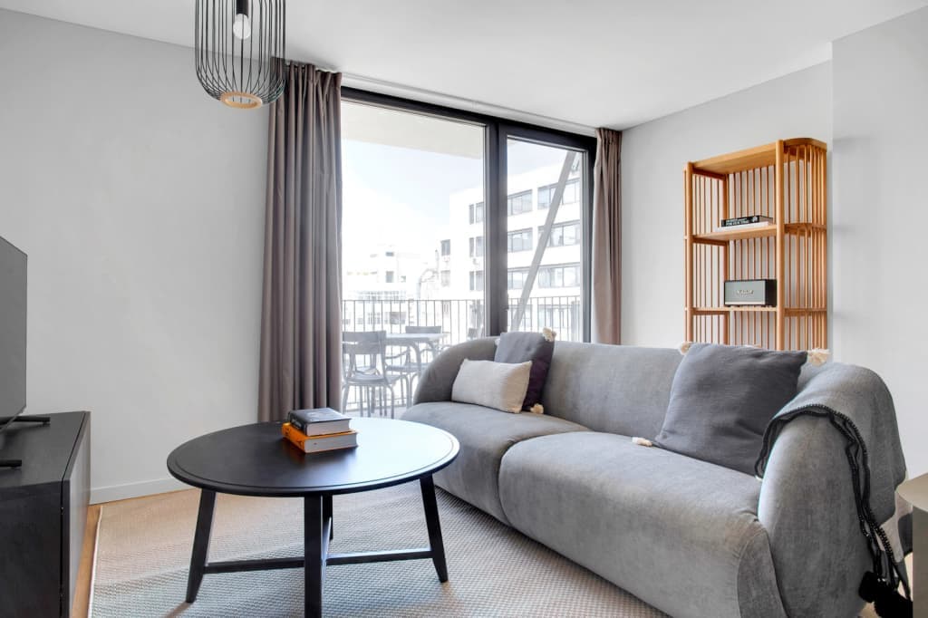 1 BR with parking & balcony in Avenidas Novas photo 1