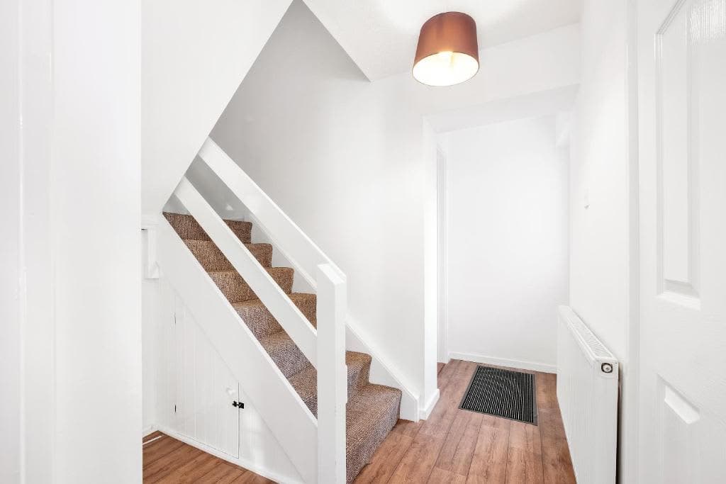 Beautiful 4 bedroom property in Peterborough photo 1