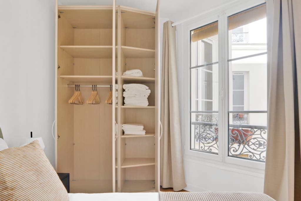 Ecole Militaire 2BR w/ Elevator, near Eiffel Tower photo 1