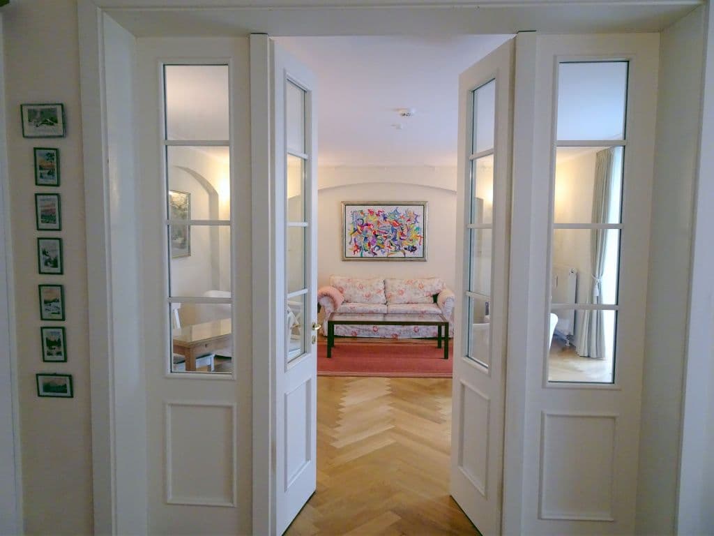 Perfectly equipped 3-bedroom (5-room) apartment in top central location photo 1