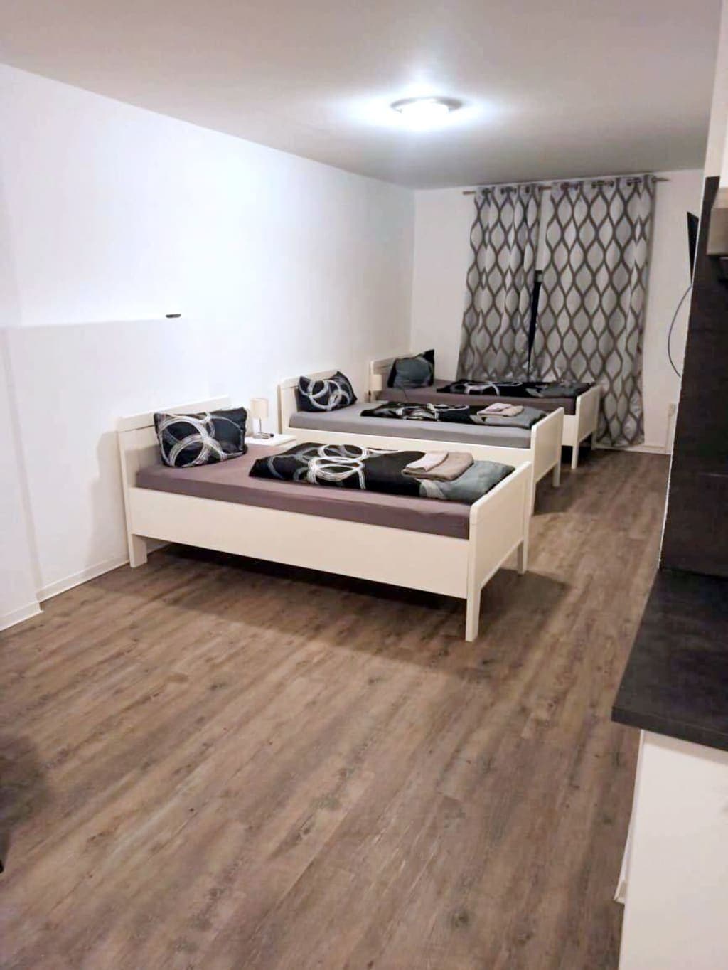 Nice 4-bed studios for fitters photo 1