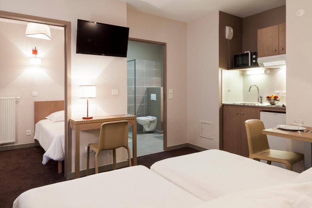 Triple room in Annemasse city center photo 1