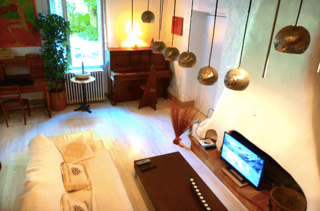Authentic Charm in Corbas: 120m² of Comfort 6Pers photo 1