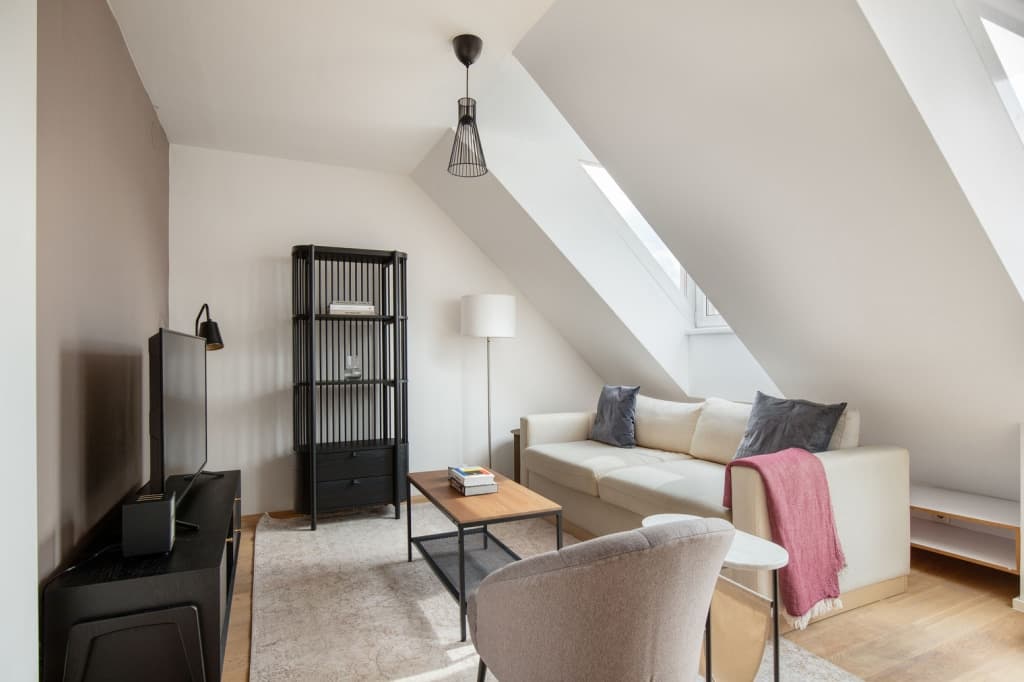 Josefstadt, furnished + open design photo 1