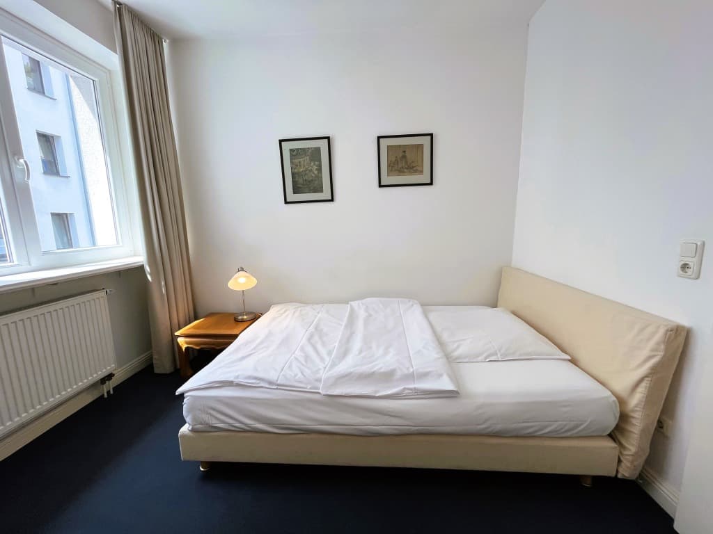 Single studio in the Westend Frankfurt photo 1