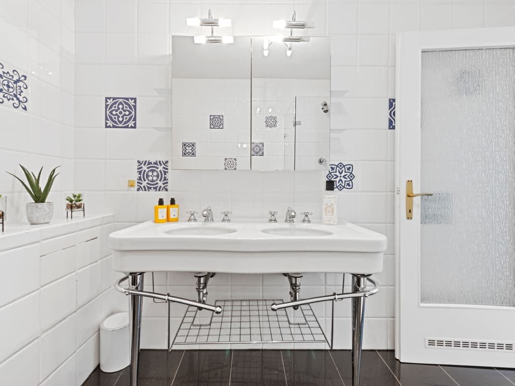 Superior One-Bedroom Apartment with Terrace District 18 photo 1