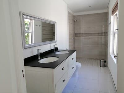 Riverside cottage photo 1