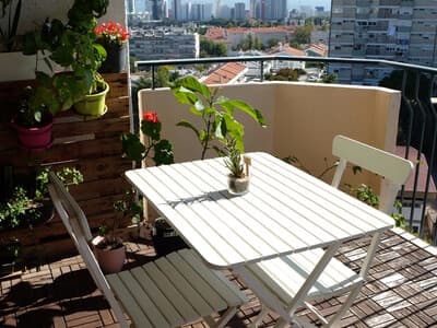 Bright Garden Apartment photo 1