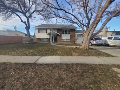 Cozy Room Available in Taylorsville photo 1