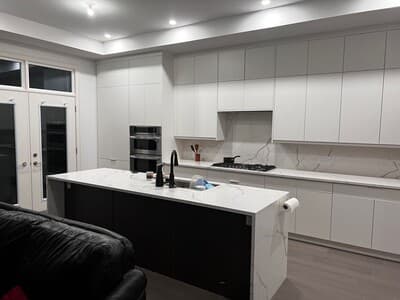 Luxury bedroom unit in Ancaster photo 1