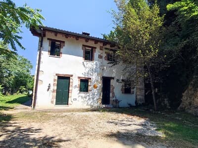 THE HOUSE IN THE WOODS photo 1