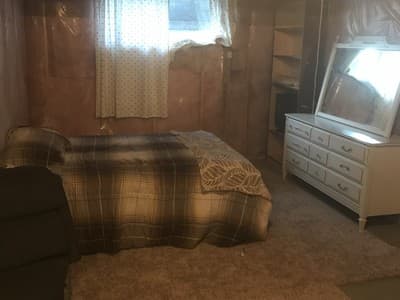 Travel loving host Calgary photo 1