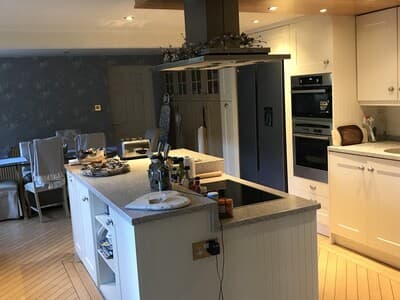 Fab king room in Barn Conversion photo 1