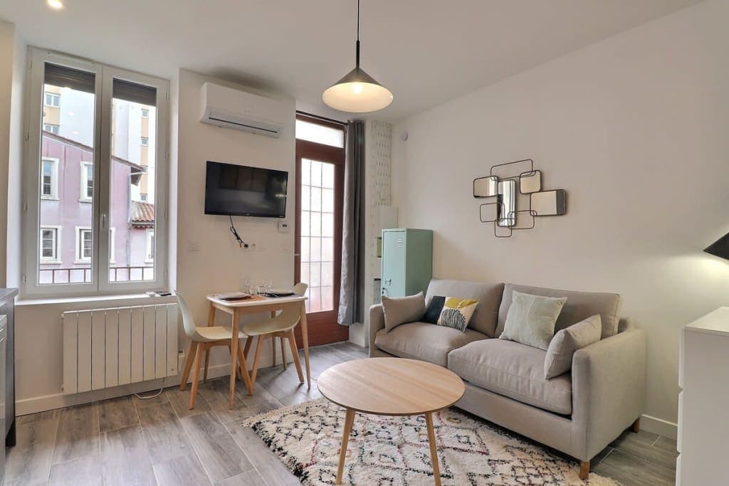 Le Péri - T1 Apartment, 4 Guests - Villeurbanne. photo 1
