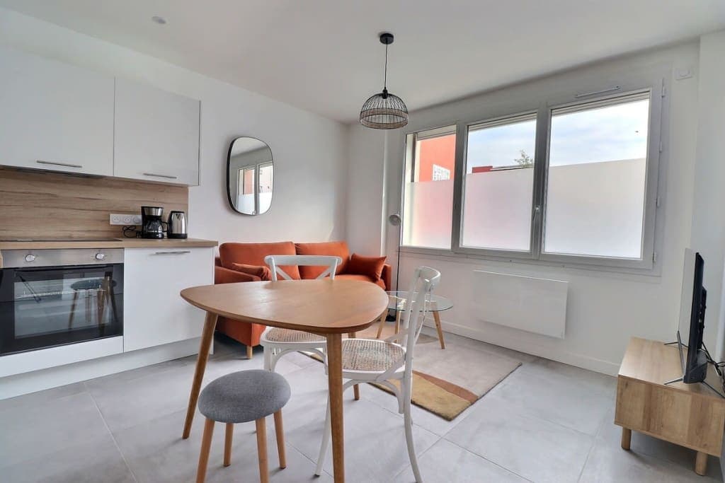 Les Mimosas - T2 Ground Floor Apartment - Villeurbanne. photo 1