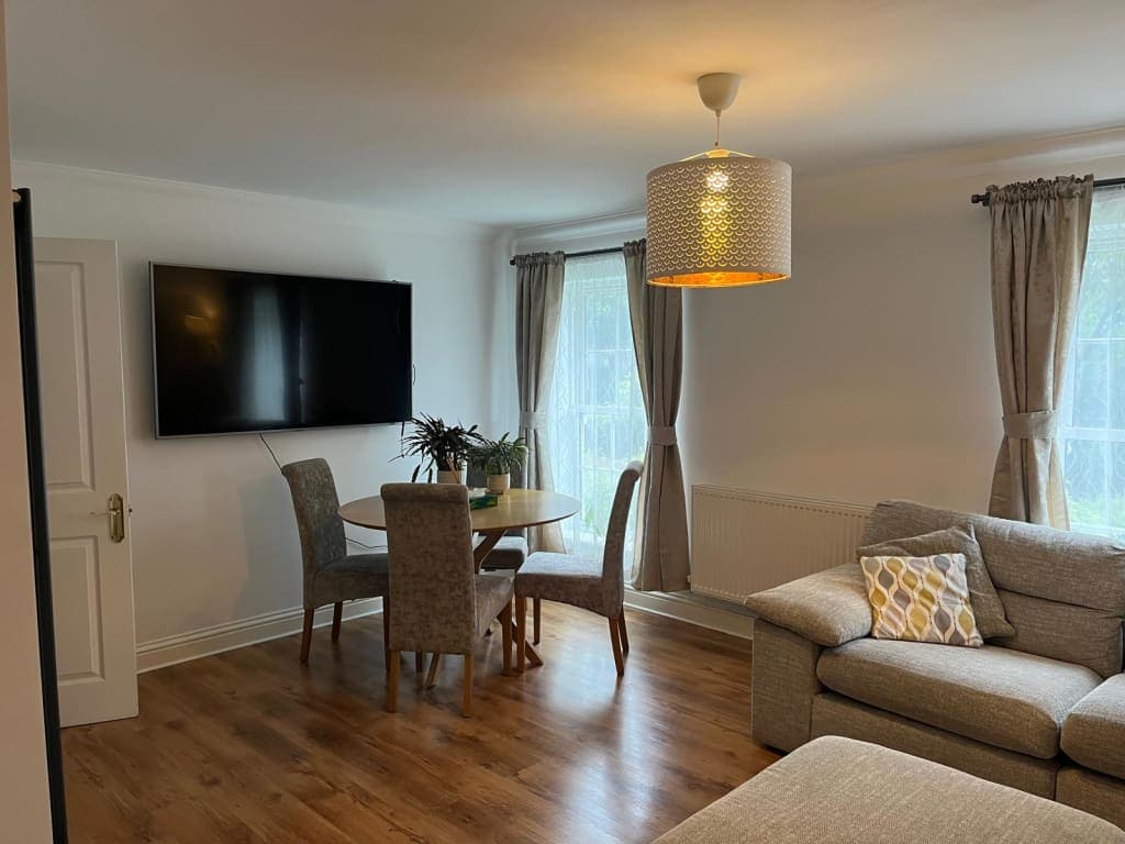 Spacious 2 bedroom apartment near Ely photo 1