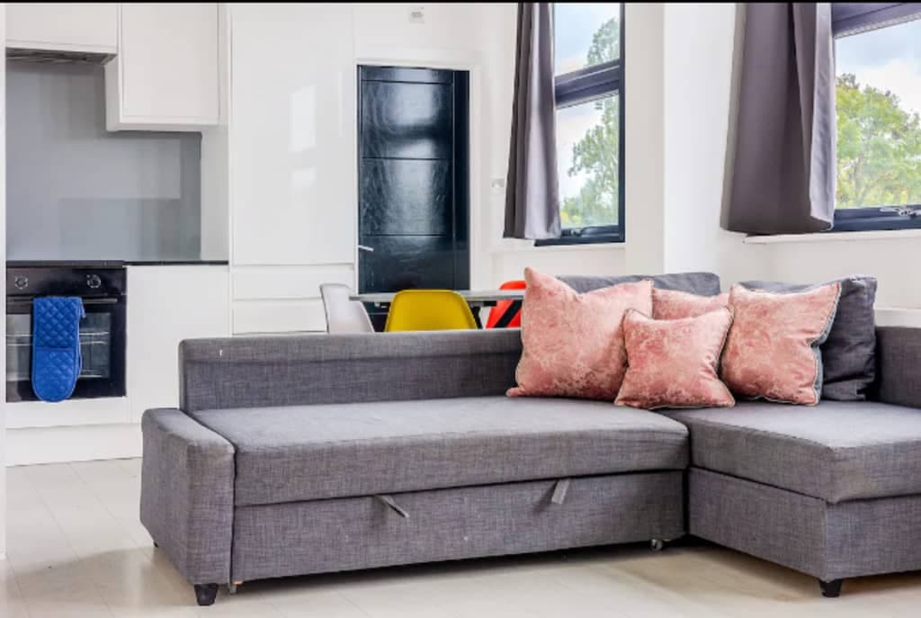 Stylish 1BR apartment in West London photo 1