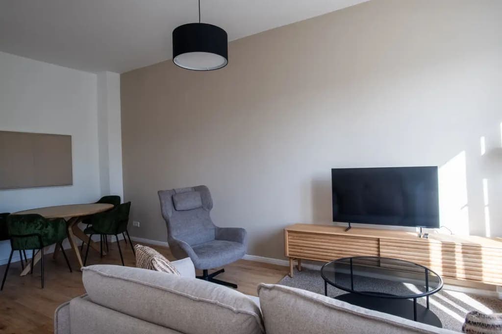 Great 2-room apartment in a quiet location in Charlottenburg, fully furnished & equipped photo 1