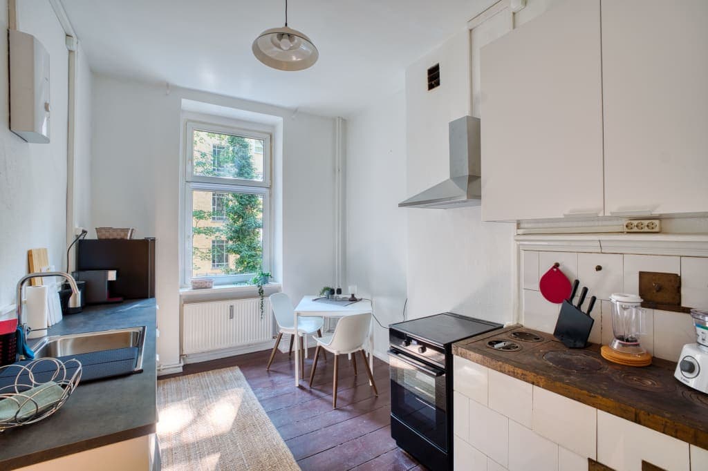 Attractive, fully furnished apartment for temporary housing needs ++ centrally located and well connected ++ photo 1