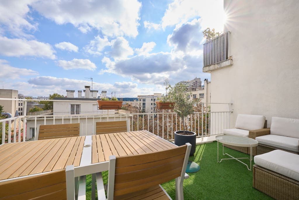 2 rooms with terrace photo 1