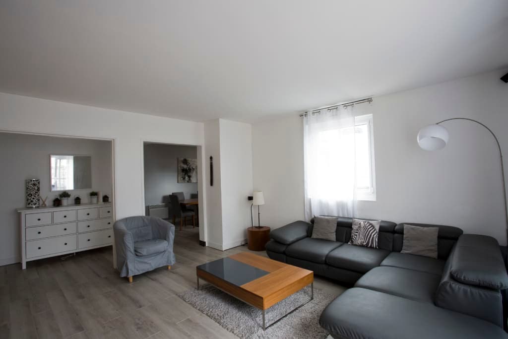 Bright 3 bedrooms of 100 m² photo 1