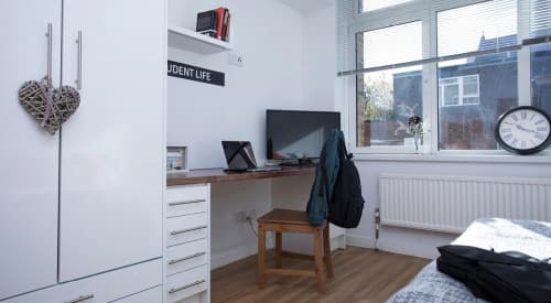 Bronze Plus Studio - 3