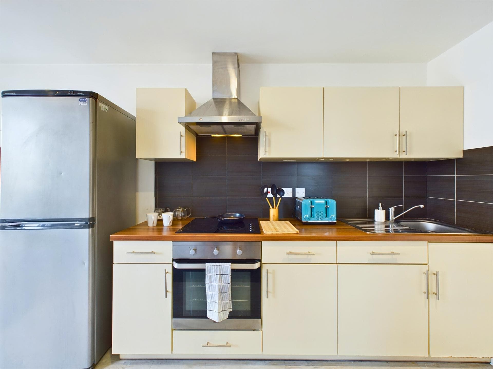 2 Bed Flat Balcony - 7
