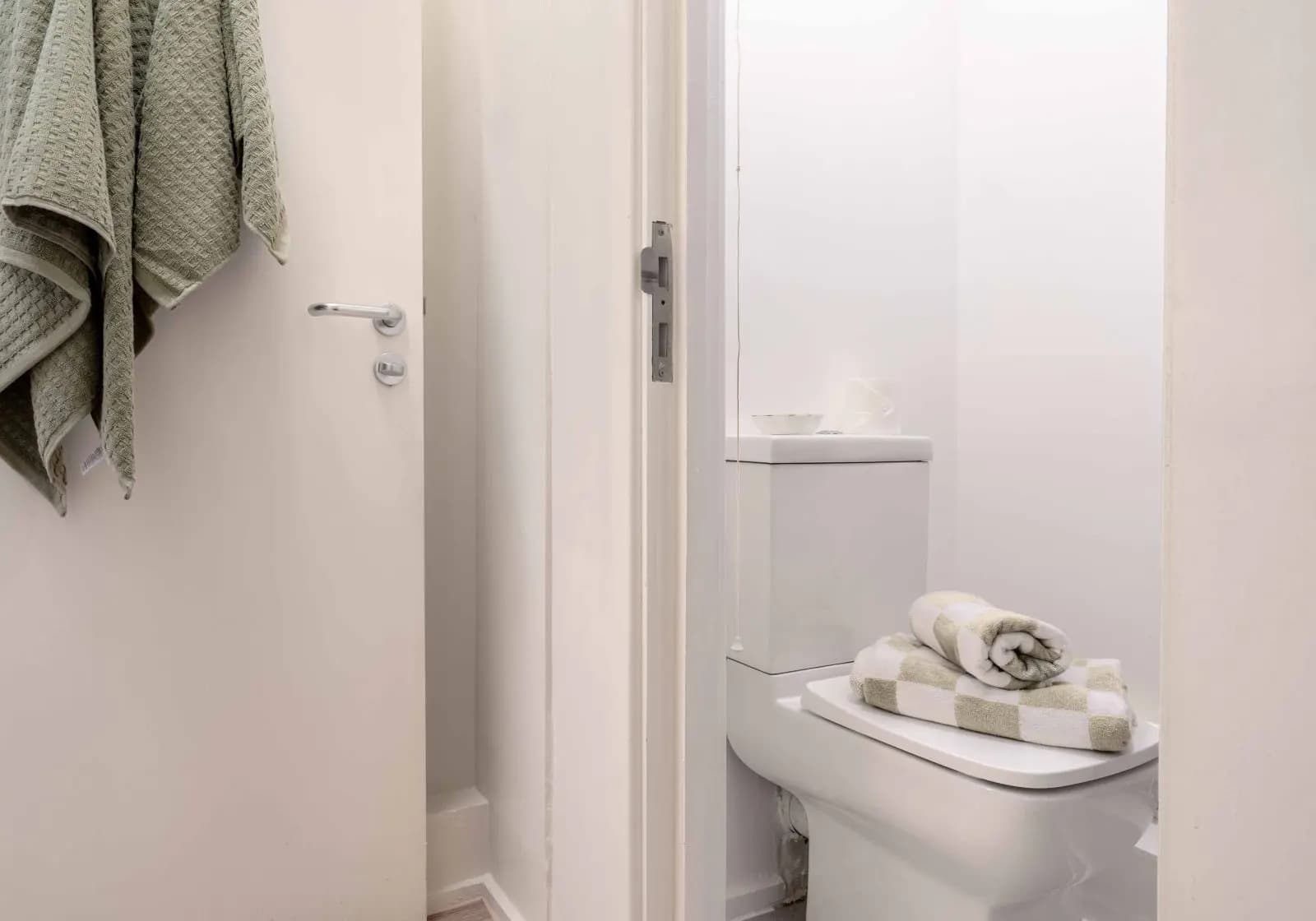 Silver Room-2627 - 7