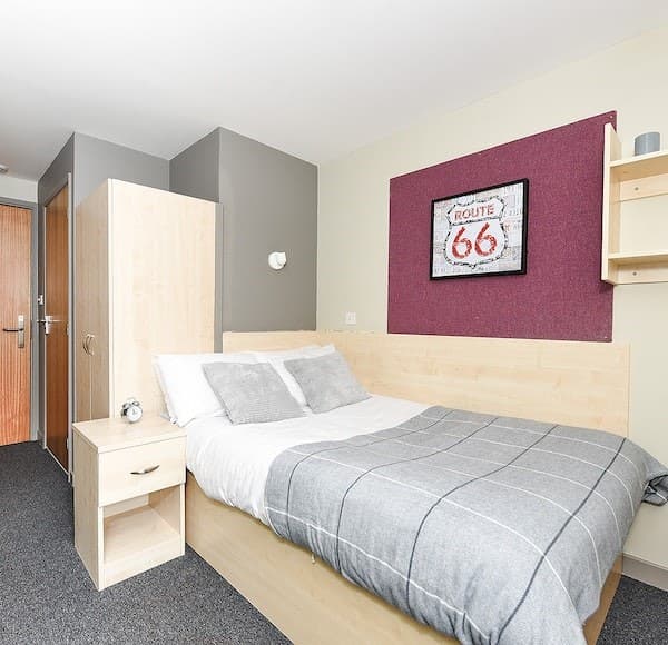 En-Suite Gold - 1