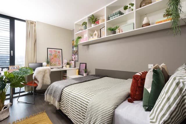 Classic En-Suite - 2