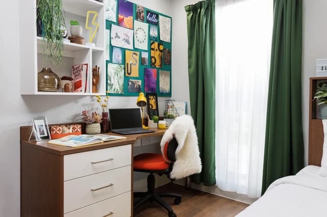 Standard Double Non En-Suite: Two Bedroom Flat - 3