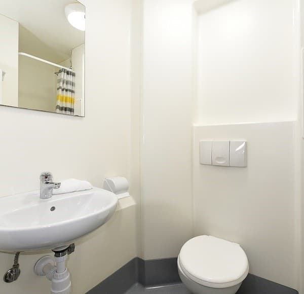 One Bed Apartment Silver - 2